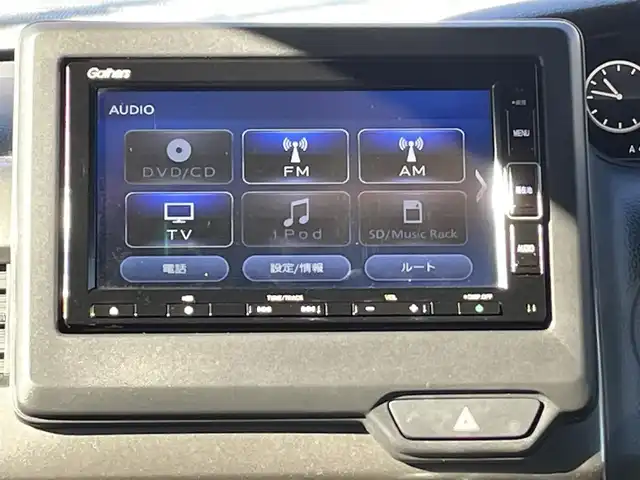 ホンダ Ｎ ＢＯＸ カスタム L ターボ スタイル+ブラック 岐阜県 2022(令4)年 3万km プラチナホワイトパール 純正ナビ(AM/FM/TV/DVD/CD/Bluetooth)/両側パワースライドドア/ハーフレザーシート/シートヒーター/クルーズコントロール/コーナーセンサー/プリクラッシュ/レーンキープアシスト/プッシュスタート/スマートキー/バックカメラ/ドライブレコーダー/オートライト/ETC/純正フロアマット