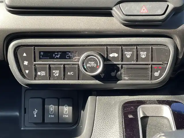 ホンダ Ｎ ＢＯＸ カスタム L ターボ スタイル+ブラック 岐阜県 2022(令4)年 3万km プラチナホワイトパール 純正ナビ(AM/FM/TV/DVD/CD/Bluetooth)/両側パワースライドドア/ハーフレザーシート/シートヒーター/クルーズコントロール/コーナーセンサー/プリクラッシュ/レーンキープアシスト/プッシュスタート/スマートキー/バックカメラ/ドライブレコーダー/オートライト/ETC/純正フロアマット