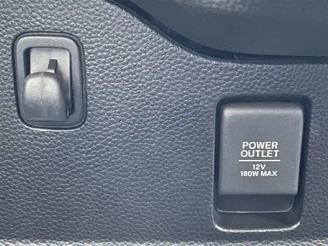 ホンダ Ｎ ＢＯＸ カスタム L ターボ スタイル+ブラック 岐阜県 2022(令4)年 3万km プラチナホワイトパール 純正ナビ(AM/FM/TV/DVD/CD/Bluetooth)/両側パワースライドドア/ハーフレザーシート/シートヒーター/クルーズコントロール/コーナーセンサー/プリクラッシュ/レーンキープアシスト/プッシュスタート/スマートキー/バックカメラ/ドライブレコーダー/オートライト/ETC/純正フロアマット