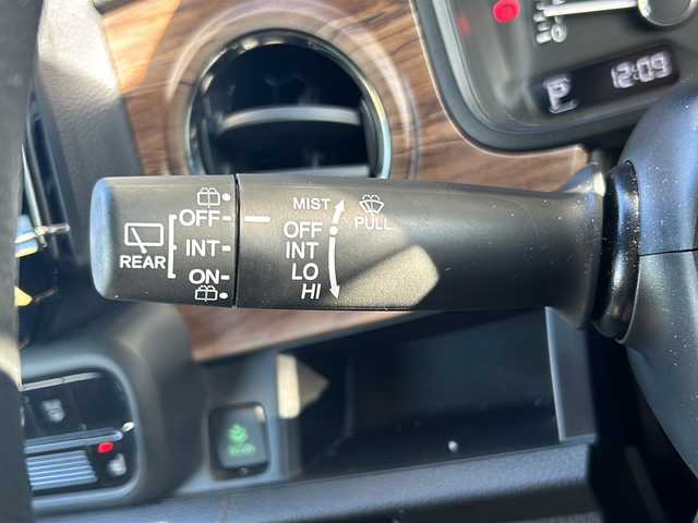 ホンダ Ｎ ＯＮＥ オリジナル スタイル+アーバン 静岡県 2023(令5)年 2.5万km プレミアムアイボリーパールⅡ 純正ナメモリビ/・CD/・DVD/・フルセグＴＶ/・Bluetooth/・USB/・AM/・FM/主要装備/・衝突軽減/・レーンキープ/・追従クルコン/・コーナーセンサー後/・バックカメラ/・ETC/・ドラレコ/・ハーフレザーシート/・シートヒーター/・LEDヘッドライト/・オートライト/・ステリモ/・電動パーキングブレーキ/・オートホールド/・スマートキー/・プッシュスタート/・スペアキー1本