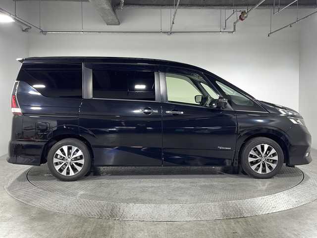 日産 セレナ ハイウェイスター Vセレクション 神奈川県 2018(平30)年 5.4万km ダイヤモンドブラック 社外10型ナビ(AVIC-CE901SE)/・AM/FM/CD/DVD/SD/AUX/USB/BT/・フルセグTV/・アラウンドビューモニター/・社外フリップダウンモニター/エマージェンシーブレーキ/両側パワースライドドア/ハンズフリースライドドア/クルーズコントロール/コーナーセンサー /LEDヘッドライト/オートライト/ステアリングスイッチ/純正16インチアルミホイール/ETC/スマートキー/プッシュスタート/フロアマット