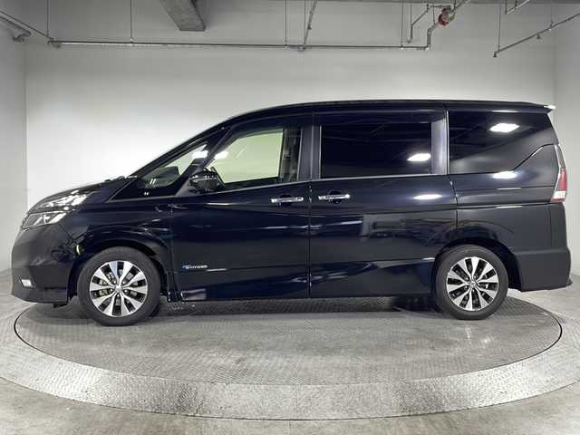 日産 セレナ ハイウェイスター Vセレクション 神奈川県 2018(平30)年 5.4万km ダイヤモンドブラック 社外10型ナビ(AVIC-CE901SE)/・AM/FM/CD/DVD/SD/AUX/USB/BT/・フルセグTV/・アラウンドビューモニター/・社外フリップダウンモニター/エマージェンシーブレーキ/両側パワースライドドア/ハンズフリースライドドア/クルーズコントロール/コーナーセンサー /LEDヘッドライト/オートライト/ステアリングスイッチ/純正16インチアルミホイール/ETC/スマートキー/プッシュスタート/フロアマット
