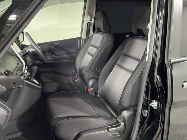 日産 セレナ ハイウェイスター Vセレクション 神奈川県 2018(平30)年 5.4万km ダイヤモンドブラック 社外10型ナビ(AVIC-CE901SE)/・AM/FM/CD/DVD/SD/AUX/USB/BT/・フルセグTV/・アラウンドビューモニター/・社外フリップダウンモニター/エマージェンシーブレーキ/両側パワースライドドア/ハンズフリースライドドア/クルーズコントロール/コーナーセンサー /LEDヘッドライト/オートライト/ステアリングスイッチ/純正16インチアルミホイール/ETC/スマートキー/プッシュスタート/フロアマット