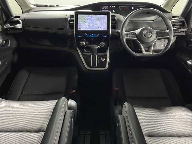日産 セレナ ハイウェイスター Vセレクション 神奈川県 2018(平30)年 5.4万km ダイヤモンドブラック 社外10型ナビ(AVIC-CE901SE)/・AM/FM/CD/DVD/SD/AUX/USB/BT/・フルセグTV/・アラウンドビューモニター/・社外フリップダウンモニター/エマージェンシーブレーキ/両側パワースライドドア/ハンズフリースライドドア/クルーズコントロール/コーナーセンサー /LEDヘッドライト/オートライト/ステアリングスイッチ/純正16インチアルミホイール/ETC/スマートキー/プッシュスタート/フロアマット