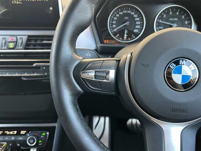 ＢＭＷ ２１８ｉ アクティブツアラー Mスポーツ 大阪府 2015(平27)年 7.2万km アルピンホワイトⅢ BMWコネクテッドドライブ/シートヒーター/ダイナミック スタビリティ コントロール/トラクションコントロール/ブレーキアシスト/ABS/盗難防止機能/ISOFIX/LEDヘッドライト/速度制限装置/ルームミラー一体型ETC/保証書/取扱説明書/記録簿　