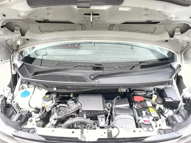 ホンダ Ｎ ＢＯＸ カスタム L ターボ 群馬県 2022(令4)年 6.8万km プラチナホワイトパール ホンダセンシング/・衝突軽減ブレーキ/・誤発進抑制機能/・路外逸脱抑制機能/・アダプティブクルーズコントロール/・車線維持支援システム/・オートハイビーム/・先行車発進お知らせ機能/・標識認識機能/社外9インチナビ/　　フルセグ/Bluetooth/CD/DVD/MSV/    SD/USB/FM/AM/ipod/AUX/バックカメラ/両側パワースライドドア/オートLEDヘッドライト/フォグランプ/レザーシート/前席シートヒーター/電動パーキングブレーキ/オートブレーキホールド/スマートキー/ステアリングスイッチ/ビルドインETC