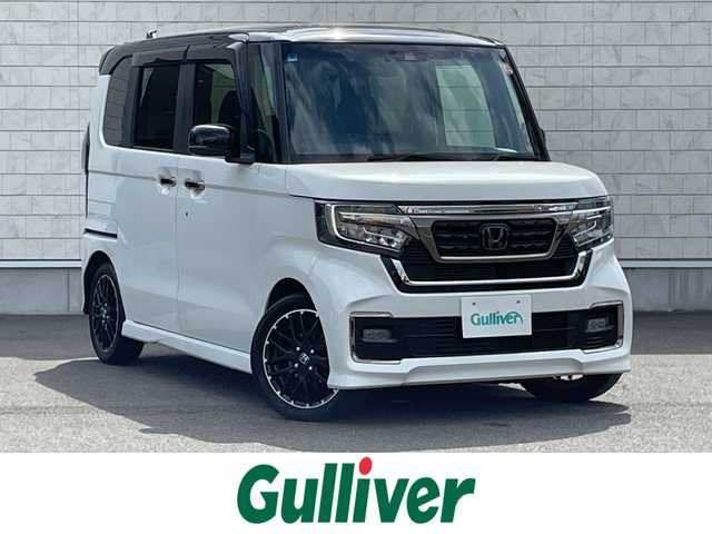 ホンダ Ｎ ＢＯＸ カスタム L ターボ 山口県 2022(令4)年 6.8万km プラチナホワイトパール ホンダセンシング/・衝突軽減ブレーキ/・誤発進抑制機能/・路外逸脱抑制機能/・アダプティブクルーズコントロール/・車線維持支援システム/・オートハイビーム/・先行車発進お知らせ機能/・標識認識機能/社外9インチナビ/　　フルセグ/Bluetooth/CD/DVD/MSV/    SD/USB/FM/AM/ipod/AUX/バックカメラ/両側パワースライドドア/オートLEDヘッドライト/フォグランプ/レザーシート/前席シートヒーター/電動パーキングブレーキ/オートブレーキホールド/スマートキー/ステアリングスイッチ/ビルドインETC