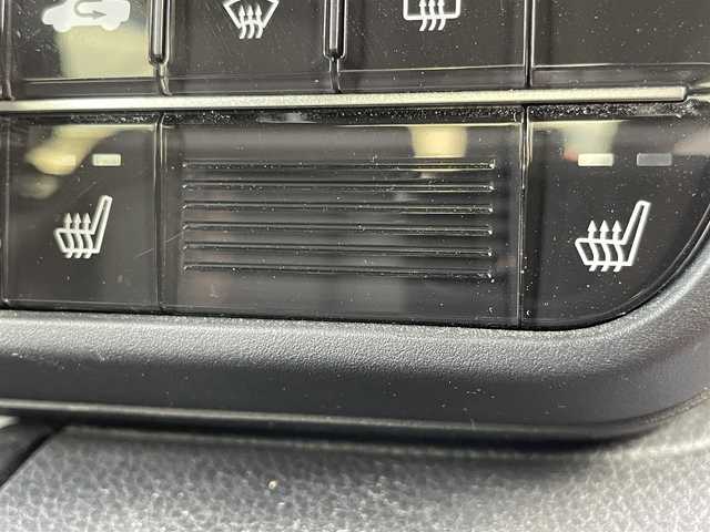 ホンダ Ｎ ＢＯＸ カスタム L ターボ 山口県 2022(令4)年 6.8万km プラチナホワイトパール ホンダセンシング/・衝突軽減ブレーキ/・誤発進抑制機能/・路外逸脱抑制機能/・アダプティブクルーズコントロール/・車線維持支援システム/・オートハイビーム/・先行車発進お知らせ機能/・標識認識機能/社外9インチナビ/　　フルセグ/Bluetooth/CD/DVD/MSV/    SD/USB/FM/AM/ipod/AUX/バックカメラ/両側パワースライドドア/オートLEDヘッドライト/フォグランプ/レザーシート/前席シートヒーター/電動パーキングブレーキ/オートブレーキホールド/スマートキー/ステアリングスイッチ/ビルドインETC