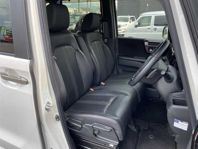 ホンダ Ｎ ＢＯＸ カスタム L ターボ 山口県 2022(令4)年 6.8万km プラチナホワイトパール ホンダセンシング/・衝突軽減ブレーキ/・誤発進抑制機能/・路外逸脱抑制機能/・アダプティブクルーズコントロール/・車線維持支援システム/・オートハイビーム/・先行車発進お知らせ機能/・標識認識機能/社外9インチナビ/　　フルセグ/Bluetooth/CD/DVD/MSV/    SD/USB/FM/AM/ipod/AUX/バックカメラ/両側パワースライドドア/オートLEDヘッドライト/フォグランプ/レザーシート/前席シートヒーター/電動パーキングブレーキ/オートブレーキホールド/スマートキー/ステアリングスイッチ/ビルドインETC