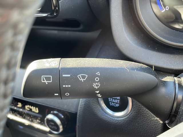 トヨタ ヤリスクロス G 新潟県 2023(令5)年 2.9万km ダークブルーマイカM 純正ディスプレイオーディオ(ナビなし)/アラウンドビューモニター/冬タイヤ積載/トヨタセーフティセンス/・プリクラッシュセーフティ/・レーントレーシングアシスト＋レーンディパーチャーアラート/・レーダークルーズコントロール/・オートマチックハイビーム/・ロードサインアシスト/・ドライバー異常時対応システム/・プロアクティブドライビングアシスト/クリアランスソナー/ステアリングスイッチ/ドアバイザー/取扱説明書/保証書