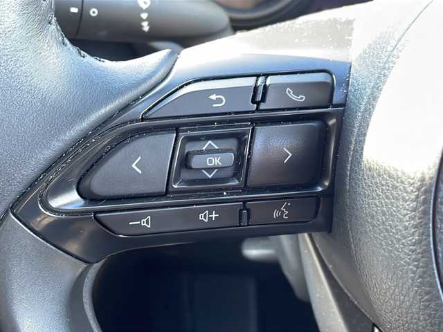 トヨタ ヤリスクロス G 新潟県 2023(令5)年 2.9万km ダークブルーマイカM 純正ディスプレイオーディオ(ナビなし)/アラウンドビューモニター/冬タイヤ積載/トヨタセーフティセンス/・プリクラッシュセーフティ/・レーントレーシングアシスト＋レーンディパーチャーアラート/・レーダークルーズコントロール/・オートマチックハイビーム/・ロードサインアシスト/・ドライバー異常時対応システム/・プロアクティブドライビングアシスト/クリアランスソナー/ステアリングスイッチ/ドアバイザー/取扱説明書/保証書