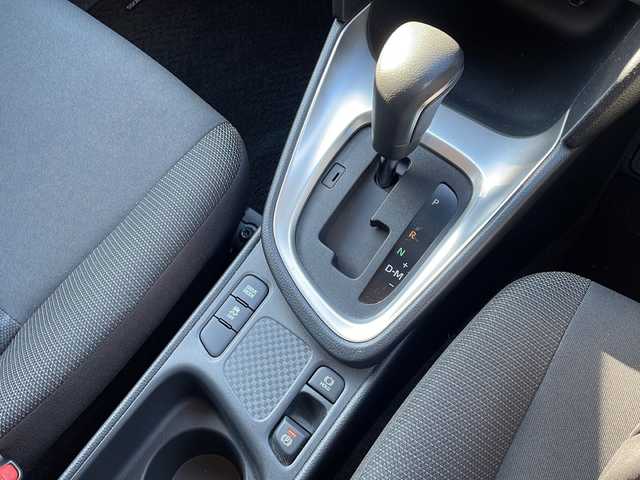 トヨタ ヤリスクロス G 新潟県 2023(令5)年 2.9万km ダークブルーマイカM 純正ディスプレイオーディオ(ナビなし)/アラウンドビューモニター/冬タイヤ積載/トヨタセーフティセンス/・プリクラッシュセーフティ/・レーントレーシングアシスト＋レーンディパーチャーアラート/・レーダークルーズコントロール/・オートマチックハイビーム/・ロードサインアシスト/・ドライバー異常時対応システム/・プロアクティブドライビングアシスト/クリアランスソナー/ステアリングスイッチ/ドアバイザー/取扱説明書/保証書