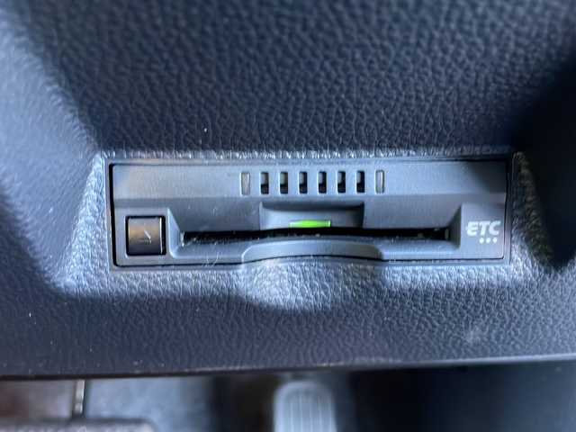 トヨタ ヤリスクロス G 新潟県 2023(令5)年 2.9万km ダークブルーマイカM 純正ディスプレイオーディオ(ナビなし)/アラウンドビューモニター/冬タイヤ積載/トヨタセーフティセンス/・プリクラッシュセーフティ/・レーントレーシングアシスト＋レーンディパーチャーアラート/・レーダークルーズコントロール/・オートマチックハイビーム/・ロードサインアシスト/・ドライバー異常時対応システム/・プロアクティブドライビングアシスト/クリアランスソナー/ステアリングスイッチ/ドアバイザー/取扱説明書/保証書