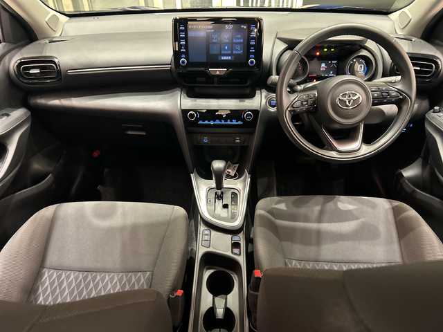 トヨタ ヤリスクロス G 埼玉県 2023(令5)年 2.9万km ダークブルーマイカM トヨタセーフティセンス/純正ディスプレイオーディオ/　　BT/USB/アラウンドビューモニター/・プリクラッシュセーフティ/・レーントレーシングアシスト＋レーンディパーチャーアラート/・レーダークルーズコントロール/・オートマチックハイビーム/・プロアクティブドライビングアシスト/クリアランスソナー/純正16インチアルミホイール/オートブレーキホールド/ETC/スマートキー/記念車