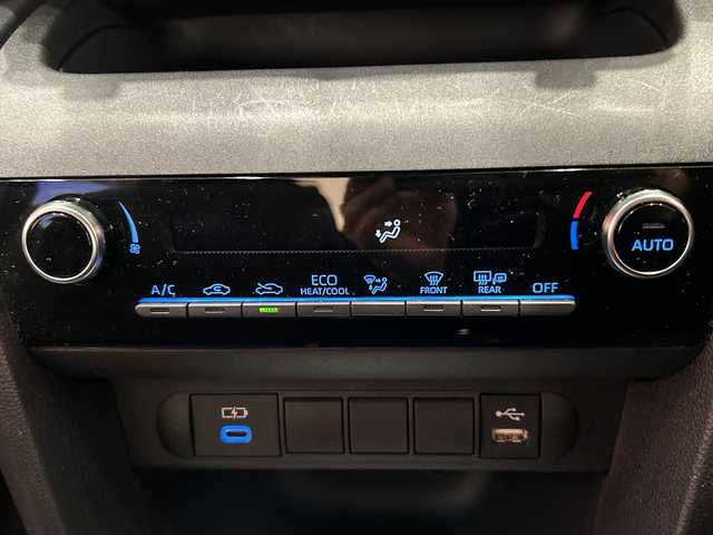 トヨタ ヤリスクロス G 埼玉県 2023(令5)年 2.9万km ダークブルーマイカM トヨタセーフティセンス/純正ディスプレイオーディオ/　　BT/USB/アラウンドビューモニター/・プリクラッシュセーフティ/・レーントレーシングアシスト＋レーンディパーチャーアラート/・レーダークルーズコントロール/・オートマチックハイビーム/・プロアクティブドライビングアシスト/クリアランスソナー/純正16インチアルミホイール/オートブレーキホールド/ETC/スマートキー/記念車