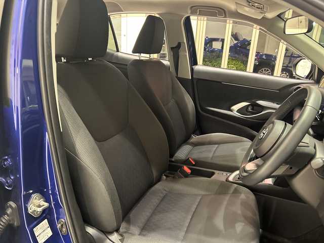 トヨタ ヤリスクロス G 埼玉県 2023(令5)年 2.9万km ダークブルーマイカM トヨタセーフティセンス/純正ディスプレイオーディオ/　　BT/USB/アラウンドビューモニター/・プリクラッシュセーフティ/・レーントレーシングアシスト＋レーンディパーチャーアラート/・レーダークルーズコントロール/・オートマチックハイビーム/・プロアクティブドライビングアシスト/クリアランスソナー/純正16インチアルミホイール/オートブレーキホールド/ETC/スマートキー/記念車