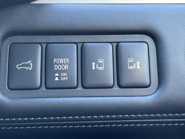 三菱 デリカＤ：５ アーバンギア G パワーパッケージ 長野県 2019(平31)年 3.2万km アイガーグレーメタリック 禁煙車/社外7インチナビ(AM/FM/DVD/TV/Bluetooth)/パートタイム4WD/両側電動スライドドア/電動リアゲート/全方位カメラ/バックカメラ/レーダークルーズコントロール/GIGEARオフロードギア/・アルミルーフラック/・フロントグリルカバー/・LEDフォグランプ/・オーバーフェンダーカバー/・リアラダー/1.5インチリフトアップ/ブラウンレザーシートカバー/社外17インチアルミ(235/65R17)/フルセグTV/ETC/革巻きステアリング/ステアリングスイッチ/運転席電動シート/前席シートヒーター/オートライト/オートハイビーム/衝突被害軽減装置/車線逸脱警報システム/レーンキープアシスト/ＭＴモード付ＡＴ/パドルシフト/プッシュスタート/スマートキー/スペアキー