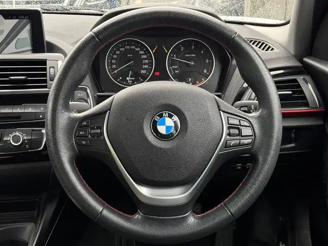ＢＭＷ １１８ｄ スポーツ 山梨県 2016(平28)年 6.7万km アルピンホワイトⅢ 当店買取車/純正HDDナビ/バックカメラ/Bluetooth/USB/AUX/インテリジェントセーフティ/レーンキープアシスト/クルーズコントロール/コーナーセンサー/衝突軽減ブレーキ/アンビエントライト/オートライト/LEDヘッドライト/ドライブモードセレクト/デジタルインナーミラー/ETC/純正16インチAW/保証書/スペアキー