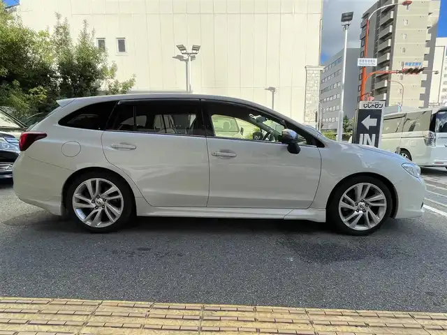 スバル レヴォーグ 1．6GT アイサイト 兵庫県 2017(平29)年 9.6万km クリスタルホワイトP (株)IDOMが運営する【じしゃロン西宮店】の自社ローン専用車両になります。こちらは現金またはオートローンご利用時の価格です。自社ローンご希望の方は別途その旨お申付け下さい/＊ETC/＊バックカメラ/＊パワステ/＊パワーウィンドウ/＊アイドリングストップ/＊クルーズコントロールあり/＊フルセグ/＊パワーシート/＊横滑り防止装置/＊オートライト/＊LEDライト