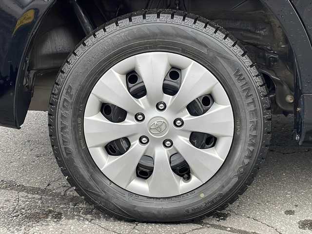 トヨタ ヴォクシー X Lエディション 道北・旭川 2013(平25)年 5.8万km ブラック /4WD//禁煙車//寒冷地仕様//社外ナビ BT/CD/DVD/AUX/SD/フルセグ//片側パワースライドドア//ステアリングスイッチ//オートエアコン//パワーウィンドウ//フロントデアイサー//ドアバイザー//社外AW夏タイヤ積み込み//エンジンスターター//純正フロアマット//バックカメラ//保証書//取扱説明書