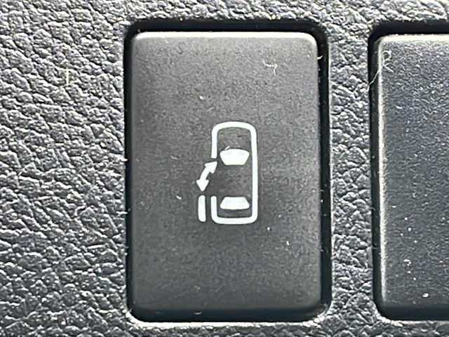 トヨタ ヴォクシー X Lエディション 道北・旭川 2013(平25)年 5.8万km ブラック /4WD//禁煙車//寒冷地仕様//社外ナビ BT/CD/DVD/AUX/SD/フルセグ//片側パワースライドドア//ステアリングスイッチ//オートエアコン//パワーウィンドウ//フロントデアイサー//ドアバイザー//社外AW夏タイヤ積み込み//エンジンスターター//純正フロアマット//バックカメラ//保証書//取扱説明書