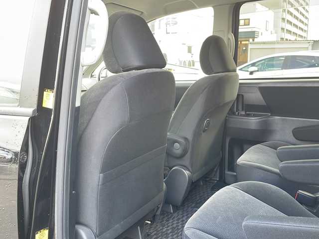 トヨタ ヴォクシー X Lエディション 道央・札幌 2013(平25)年 5.8万km ブラック (株)IDOMが運営する【じしゃロン札幌店】の自社ローン専用車両になりますこちらは現金またはオートローンご利用価格です。自社ローンご希望の方は別途その旨お申し付けください。//4WD//禁煙車//寒冷地仕様//社外ナビ BT/CD/DVD/AUX/SD/フルセグ//片側パワースライドドア//ステアリングスイッチ//オートエアコン//パワーウィンドウ//フロントデアイサー//ドアバイザー//社外AW夏タイヤ積み込み//純正フロアマット//バックカメラ//保証書//取扱説明書