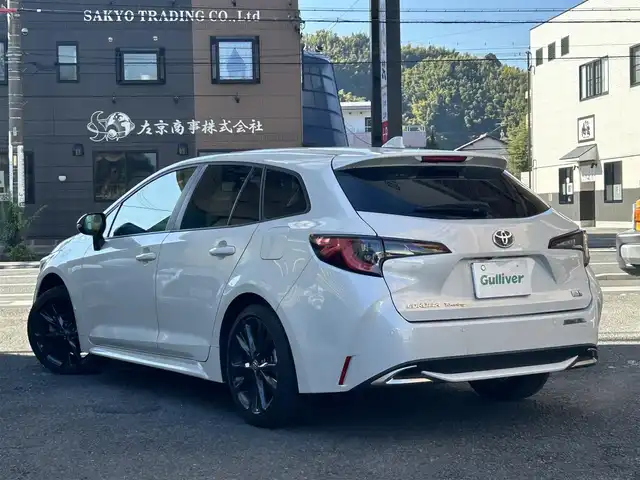 トヨタ カローラツーリング ダブルバイビー 静岡県 2022(令4)年 0.6万km プラチナホワイトパールマイカ ワンオーナー/純正ナビ/フルセグTV/BT/USB/バックカメラ/ハーフレザーシート/前席シートヒーター/プリクラッシュセーフティ/レーンキープアシスト/オートハイビーム/レーダークルーズコントロール/ブラインドスポットモニター/ヘッドアップディスプレイ/クリアランスソナー/AC100V電源/置くだけ充電/ステアリングヒーター/ビルトインETC2.0/TVキャンセラー/LEDライト/LEDフォグ/スマートキー×2/保証書/取扱説明書/ナビ取扱説明書/R5/R7点検記録簿有