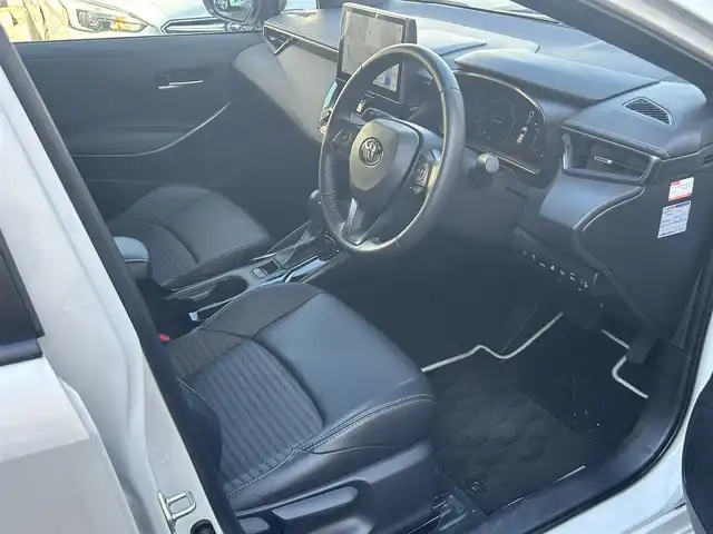 トヨタ カローラツーリング ダブルバイビー 静岡県 2022(令4)年 0.6万km プラチナホワイトパールマイカ ワンオーナー/純正ナビ/フルセグTV/BT/USB/バックカメラ/ハーフレザーシート/前席シートヒーター/プリクラッシュセーフティ/レーンキープアシスト/オートハイビーム/レーダークルーズコントロール/ブラインドスポットモニター/ヘッドアップディスプレイ/クリアランスソナー/AC100V電源/置くだけ充電/ステアリングヒーター/ビルトインETC2.0/TVキャンセラー/LEDライト/LEDフォグ/スマートキー×2/保証書/取扱説明書/ナビ取扱説明書/R5/R7点検記録簿有