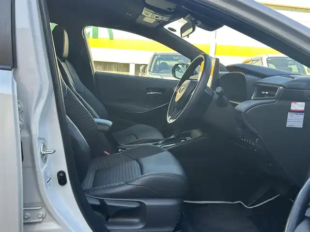 トヨタ カローラツーリング ダブルバイビー 静岡県 2022(令4)年 0.6万km プラチナホワイトパールマイカ ワンオーナー/純正ナビ/フルセグTV/BT/USB/バックカメラ/ハーフレザーシート/前席シートヒーター/プリクラッシュセーフティ/レーンキープアシスト/オートハイビーム/レーダークルーズコントロール/ブラインドスポットモニター/ヘッドアップディスプレイ/クリアランスソナー/AC100V電源/置くだけ充電/ステアリングヒーター/ビルトインETC2.0/TVキャンセラー/LEDライト/LEDフォグ/スマートキー×2/保証書/取扱説明書/ナビ取扱説明書/R5/R7点検記録簿有