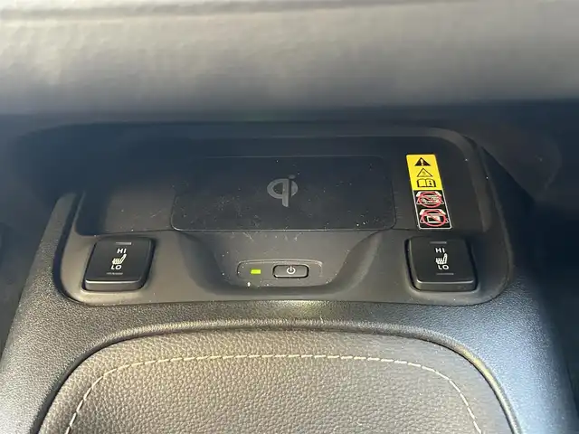 トヨタ カローラツーリング ダブルバイビー 静岡県 2022(令4)年 0.6万km プラチナホワイトパールマイカ ワンオーナー/純正ナビ/フルセグTV/BT/USB/バックカメラ/ハーフレザーシート/前席シートヒーター/プリクラッシュセーフティ/レーンキープアシスト/オートハイビーム/レーダークルーズコントロール/ブラインドスポットモニター/ヘッドアップディスプレイ/クリアランスソナー/AC100V電源/置くだけ充電/ステアリングヒーター/ビルトインETC2.0/TVキャンセラー/LEDライト/LEDフォグ/スマートキー×2/保証書/取扱説明書/ナビ取扱説明書/R5/R7点検記録簿有