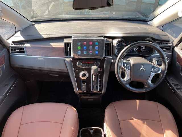 三菱 デリカＤ：５ P 長野県 2021(令3)年 5.7万km ダイヤモンドブラックマイカ 禁煙車/10インチディスプレイオーディオ/(AM/FM/Bluetooth/AppleCarPlay)/ディーゼルターボ/パートタイム4WD/GIGEARオフロードギア/(グリルガード/LEDフォグ/全オーバーフェンダー/リアラダー//ルーフラック)/1.5インチリフトアップ/GIG METAL ROCK16インチAW(235/70R16)/マッドガード/オートステップ/純正足回り車載/全方位カメラ/両側電動スライドドア/電動リアゲート/運転席電動シート/前席シートヒーター/レザーシートカバー/革巻きステアリング/ステアリングヒーター/ステアリングスイッチ/ブラインドスポットモニター/LEDヘッドライト/追従型クルーズコントロール/プッシュスタート/衝突被害軽減装置/車線逸脱警報装置/レーンキープアシスト/オートライト/オートハイビーム/フォグランプ/アイドリングストップ/バックカメラ/スマートキー/ＭＴモード付ＡＴ/パドルシフト/純正フロアマット