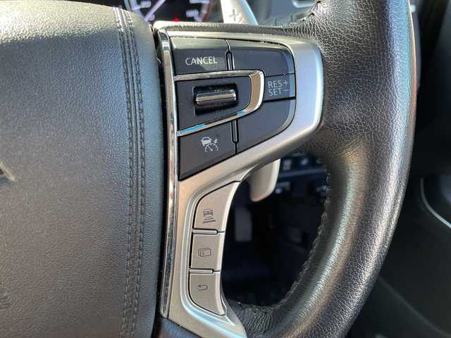 三菱 デリカＤ：５ P 長野県 2021(令3)年 5.7万km ダイヤモンドブラックマイカ 禁煙車/10インチディスプレイオーディオ/(AM/FM/Bluetooth/AppleCarPlay)/ディーゼルターボ/パートタイム4WD/GIGEARオフロードギア/(グリルガード/LEDフォグ/全オーバーフェンダー/リアラダー//ルーフラック)/1.5インチリフトアップ/GIG METAL ROCK16インチAW(235/70R16)/マッドガード/オートステップ/純正足回り車載/全方位カメラ/両側電動スライドドア/電動リアゲート/運転席電動シート/前席シートヒーター/レザーシートカバー/革巻きステアリング/ステアリングヒーター/ステアリングスイッチ/ブラインドスポットモニター/LEDヘッドライト/追従型クルーズコントロール/プッシュスタート/衝突被害軽減装置/車線逸脱警報装置/レーンキープアシスト/オートライト/オートハイビーム/フォグランプ/アイドリングストップ/バックカメラ/スマートキー/ＭＴモード付ＡＴ/パドルシフト/純正フロアマット