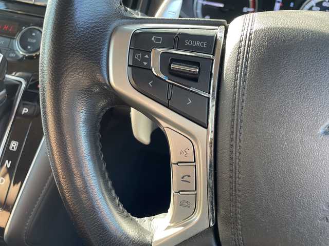 三菱 デリカＤ：５ P 長野県 2021(令3)年 5.7万km ダイヤモンドブラックマイカ 禁煙車/10インチディスプレイオーディオ/(AM/FM/Bluetooth/AppleCarPlay)/ディーゼルターボ/パートタイム4WD/GIGEARオフロードギア/(グリルガード/LEDフォグ/全オーバーフェンダー/リアラダー//ルーフラック)/1.5インチリフトアップ/GIG METAL ROCK16インチAW(235/70R16)/マッドガード/オートステップ/純正足回り車載/全方位カメラ/両側電動スライドドア/電動リアゲート/運転席電動シート/前席シートヒーター/レザーシートカバー/革巻きステアリング/ステアリングヒーター/ステアリングスイッチ/ブラインドスポットモニター/LEDヘッドライト/追従型クルーズコントロール/プッシュスタート/衝突被害軽減装置/車線逸脱警報装置/レーンキープアシスト/オートライト/オートハイビーム/フォグランプ/アイドリングストップ/バックカメラ/スマートキー/ＭＴモード付ＡＴ/パドルシフト/純正フロアマット