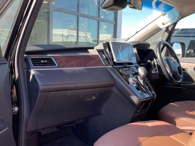 三菱 デリカＤ：５ P 長野県 2021(令3)年 5.7万km ダイヤモンドブラックマイカ 禁煙車/10インチディスプレイオーディオ/(AM/FM/Bluetooth/AppleCarPlay)/ディーゼルターボ/パートタイム4WD/GIGEARオフロードギア/(グリルガード/LEDフォグ/全オーバーフェンダー/リアラダー//ルーフラック)/1.5インチリフトアップ/GIG METAL ROCK16インチAW(235/70R16)/マッドガード/オートステップ/純正足回り車載/全方位カメラ/両側電動スライドドア/電動リアゲート/運転席電動シート/前席シートヒーター/レザーシートカバー/革巻きステアリング/ステアリングヒーター/ステアリングスイッチ/ブラインドスポットモニター/LEDヘッドライト/追従型クルーズコントロール/プッシュスタート/衝突被害軽減装置/車線逸脱警報装置/レーンキープアシスト/オートライト/オートハイビーム/フォグランプ/アイドリングストップ/バックカメラ/スマートキー/ＭＴモード付ＡＴ/パドルシフト/純正フロアマット