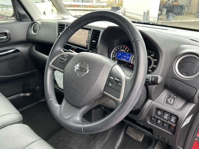 日産 デイズ ルークス ハイウェイスター Gターボ 富山県 2018(平30)年 3.9万km スパークリングレッド/ブラック 禁煙車/ディーラーオプションナビ/型式：MM318D-W/【フルセグTV/CD/DVD/Bluetooth/SD/AUX】/全方位モニター/バックカメラ/プッシュスタート/スマートキー×２/両側パワースライドドア/クルーズコントロール/純正アルミホイール/純正フロアマット/Ｃｌａｚｚｉｏシートカバー/ＥＴＣ/ドライブレコーダー/コーナーセンサー