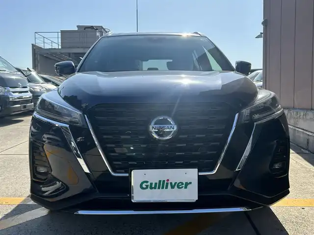 日産 キックス X 広島県 2021(令3)年 3.6万km ダークブルー 禁煙車/デジタルインナーミラー/純正17インチAW/純正SDナビ/(BT/DVD/CD/SD/USB/iPod)/フルセグテレビ/アラウンドビューモニター/レーダークルーズコントロール/プリクラッシュ/オートライト/オートマチックハイビーム/コーナーセンサー/純正LEDヘッドライト/プッシュスタート/ビルトインETC/純正フロアマット