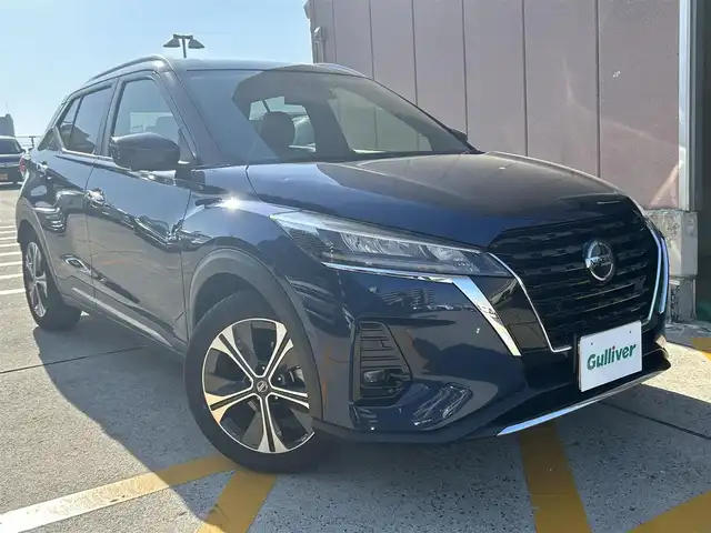 日産 キックス X 広島県 2021(令3)年 3.6万km ダークブルー 禁煙車/デジタルインナーミラー/純正17インチAW/純正SDナビ/(BT/DVD/CD/SD/USB/iPod)/フルセグテレビ/アラウンドビューモニター/レーダークルーズコントロール/プリクラッシュ/オートライト/オートマチックハイビーム/コーナーセンサー/純正LEDヘッドライト/プッシュスタート/ビルトインETC/純正フロアマット