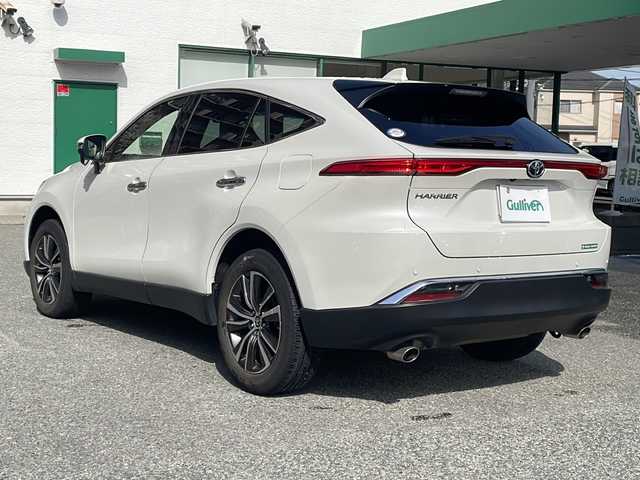 トヨタ ハリアー G 大阪府 2020(令2)年 4.8万km ホワイトパールクリスタルシャイン 純正SDナビ/・AM/FM/Bluetooth/・フルセグテレビ/バックカメラ/ビルトインETC2.0/ドライブレコーダー/クルーズコントロール/衝突軽減ブレーキ/レーンキープアシスト/横滑り防止装置/電動パーキングブレーキ/コーナーセンサー/パワーシート（D席）/LEDヘッドライト/オートマチックハイビーム/オートライト/オートエアコン/プッシュスタートボタン/スマートキー×2/ステアリングリモコン/純正18インチアルミホイール/12V充電器/USBジャック/純正フロアマット/保証書/取扱説明書