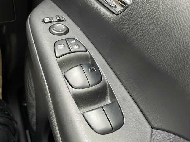 日産 セレナ ハイウェイスター 茨城県 2016(平28)年 8万km ダイヤモンドブラック エマージェンシーブレーキ/プロパイロット /純正フリップダウンモニター/純正ナビ/　　CD/DVD/BD/BT/フルセグ/アラウンドビューモニター/両側パワースライドドア /インテリジェントクルーズコントロール/社外LEDライト/オートライト/純正16インチアルミホイール/電子パーキングブレーキ/ブレーキホールド/インテリジェントルームミラー/アイドリングストップ/クリアランスソナー /ヘッドライトレベライザー/スマートキー/ETC