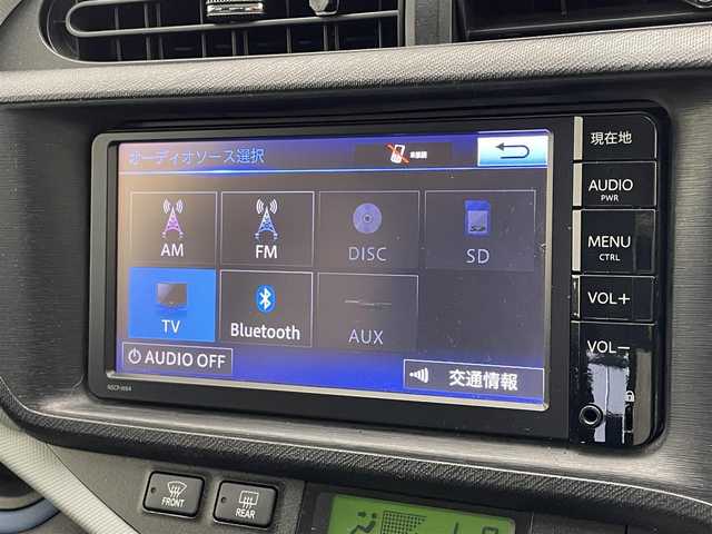 トヨタ アクア S 茨城県 2014(平26)年 9.1万km ライムホワイトパールクリスタルシャイン (株)IDOMが運営する【じしゃロン水戸店】の自社ローン専用車両になりますこちらは現金またはオートローンご利用時の価格です。自社ローンご希望の方は別途その旨お申付け下さい/純正SDナビ(NSCP-W64)/　・ワンセグTV/　・Bluetooth/バックカメラ/ETC/プッシュスタート/スマートキー/ステアリングリモコン/ライトレベライザー/オートライト/ECO・EVモード/ウインカーミラー/純正フロアマット/ドアバイザー