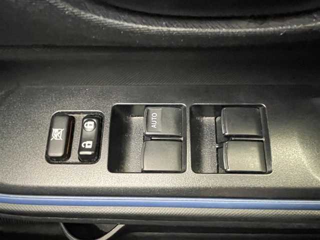 トヨタ アクア S 茨城県 2014(平26)年 9.1万km ライムホワイトパールクリスタルシャイン (株)IDOMが運営する【じしゃロン水戸店】の自社ローン専用車両になりますこちらは現金またはオートローンご利用時の価格です。自社ローンご希望の方は別途その旨お申付け下さい/純正SDナビ(NSCP-W64)/　・ワンセグTV/　・Bluetooth/バックカメラ/ETC/プッシュスタート/スマートキー/ステアリングリモコン/ライトレベライザー/オートライト/ECO・EVモード/ウインカーミラー/純正フロアマット/ドアバイザー