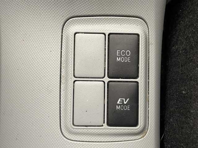 トヨタ アクア S 茨城県 2014(平26)年 9.1万km ライムホワイトパールクリスタルシャイン (株)IDOMが運営する【じしゃロン水戸店】の自社ローン専用車両になりますこちらは現金またはオートローンご利用時の価格です。自社ローンご希望の方は別途その旨お申付け下さい/純正SDナビ(NSCP-W64)/　・ワンセグTV/　・Bluetooth/バックカメラ/ETC/プッシュスタート/スマートキー/ステアリングリモコン/ライトレベライザー/オートライト/ECO・EVモード/ウインカーミラー/純正フロアマット/ドアバイザー