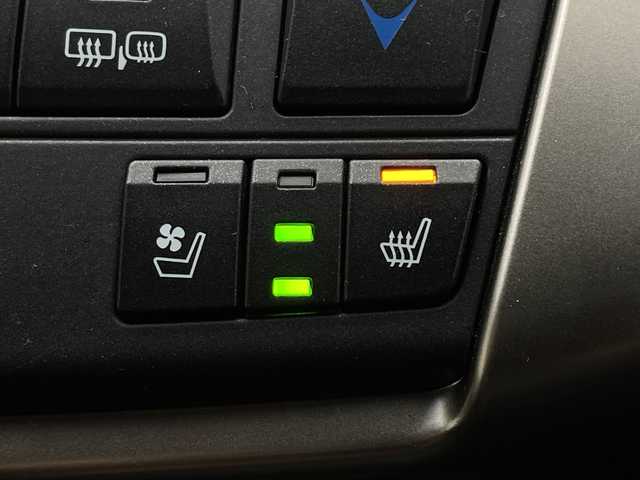 レクサス ＮＸ 300h Fスポーツ 茨城県 2016(平28)年 10.9万km ホワイトノーヴァガラスフレーク 純正ナビ　バックカメラ　サイドカメラ　フルセグTV　パワーシート　シートヒーター　エアシート　ステアリングヒーター　パワーバックドア　クルーズコントロール　純正ドライブレコーダー　ＥＴＣ２．０　エアロ／サイド・リア　純正フロアマット　純正ドアバイザー　