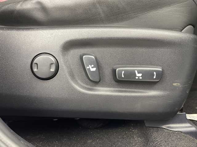 レクサス ＮＸ 300h Fスポーツ 茨城県 2016(平28)年 10.9万km ホワイトノーヴァガラスフレーク 純正ナビ　バックカメラ　サイドカメラ　フルセグTV　パワーシート　シートヒーター　エアシート　ステアリングヒーター　パワーバックドア　クルーズコントロール　純正ドライブレコーダー　ＥＴＣ２．０　エアロ／サイド・リア　純正フロアマット　純正ドアバイザー　