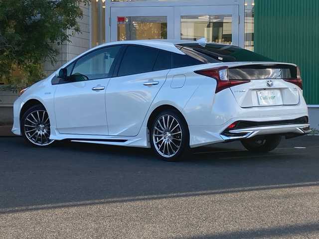 トヨタ プリウス Sツーリングセレクション 岡山県 2020(令2)年 4.6万km ホワイトパールクリスタルシャイン モデリスタエアロ　/レザーシート　/社外アルミホイール　/トヨタセーフティーセンス　/純正ナビ、ＴＶ/バックモニター　/ＬＥＤヘッドライト　/レーダークルーズコントロール　/クリアランスソナー/ドライブレコーダー/Bluetooth