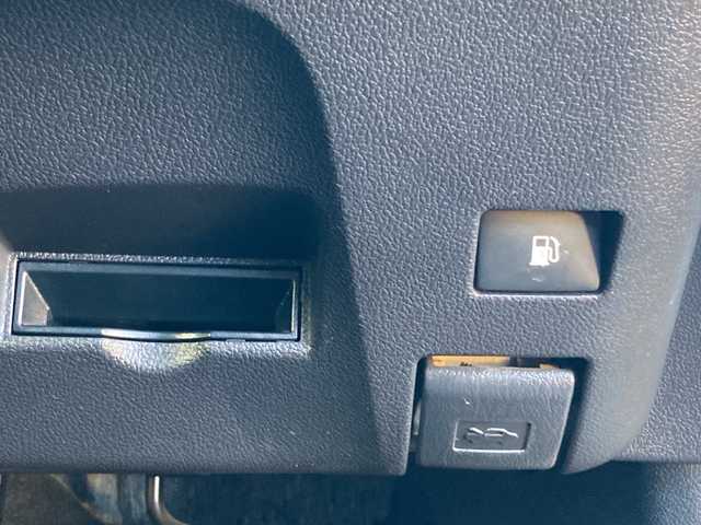 トヨタ プリウス Sツーリングセレクション 岡山県 2020(令2)年 4.6万km ホワイトパールクリスタルシャイン モデリスタエアロ　/レザーシート　/社外アルミホイール　/トヨタセーフティーセンス　/純正ナビ、ＴＶ/バックモニター　/ＬＥＤヘッドライト　/レーダークルーズコントロール　/クリアランスソナー/ドライブレコーダー/Bluetooth