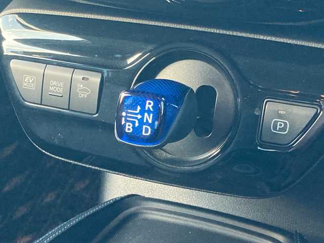 トヨタ プリウス Sツーリングセレクション 岡山県 2020(令2)年 4.6万km ホワイトパールクリスタルシャイン モデリスタエアロ　/レザーシート　/社外アルミホイール　/トヨタセーフティーセンス　/純正ナビ、ＴＶ/バックモニター　/ＬＥＤヘッドライト　/レーダークルーズコントロール　/クリアランスソナー/ドライブレコーダー/Bluetooth