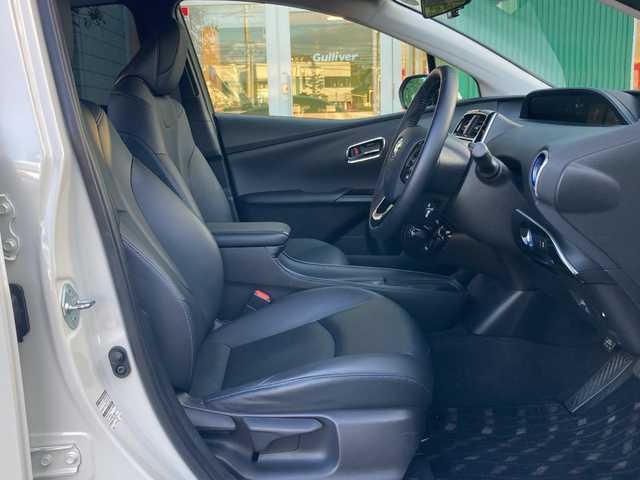 トヨタ プリウス Sツーリングセレクション 岡山県 2020(令2)年 4.6万km ホワイトパールクリスタルシャイン モデリスタエアロ　/レザーシート　/社外アルミホイール　/トヨタセーフティーセンス　/純正ナビ、ＴＶ/バックモニター　/ＬＥＤヘッドライト　/レーダークルーズコントロール　/クリアランスソナー/ドライブレコーダー/Bluetooth