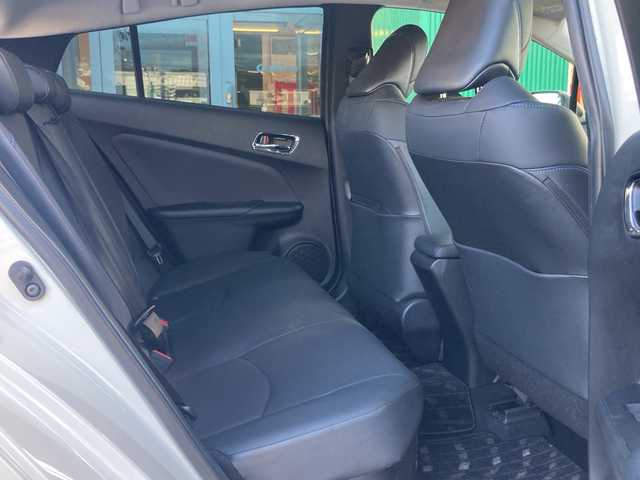 トヨタ プリウス Sツーリングセレクション 岡山県 2020(令2)年 4.6万km ホワイトパールクリスタルシャイン モデリスタエアロ　/レザーシート　/社外アルミホイール　/トヨタセーフティーセンス　/純正ナビ、ＴＶ/バックモニター　/ＬＥＤヘッドライト　/レーダークルーズコントロール　/クリアランスソナー/ドライブレコーダー/Bluetooth