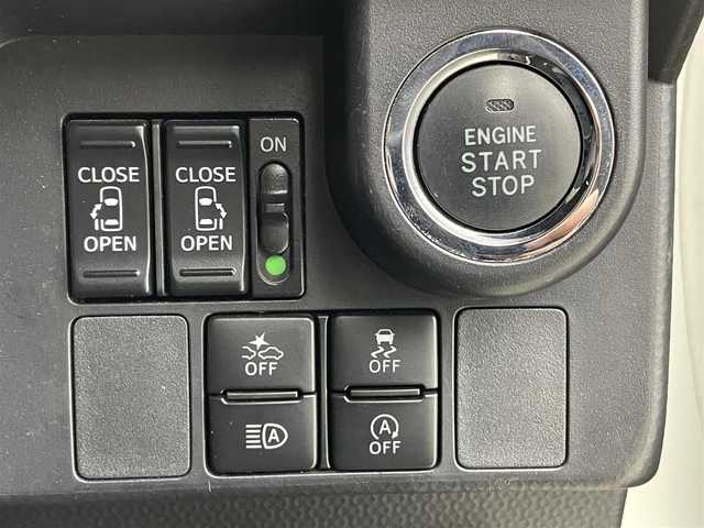 トヨタ タンク カスタムG 茨城県 2019(令1)年 4.7万km ブラックマイカメタリック/パールホワイト2トーン ストラーダ7インチナビ/フルセグTV/CD/DVD/USB/BTオーディオ/バックカメラ/プッシュスタート/スペアキー/ビルトインETC/純正フロアマット（前席ゴムマット）/両側パワースライドドア/コーナーセンサー前後/フォグランプ/純正14インチAW/LEDヘッドライト